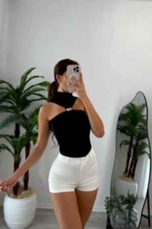 184022 TOPTAN BEYAZ ŞORT